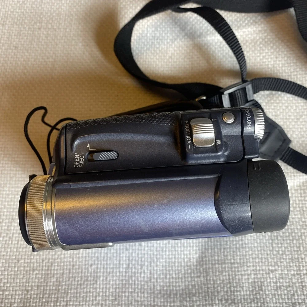Panasonic PV-GS12 Mini DV Hybrid Camcorder No Battery/Charger- For Parts-Tested